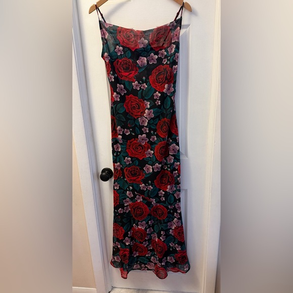 Commense Black Maxi Dress with Red Rose Floral Print - Picture 3 of 9